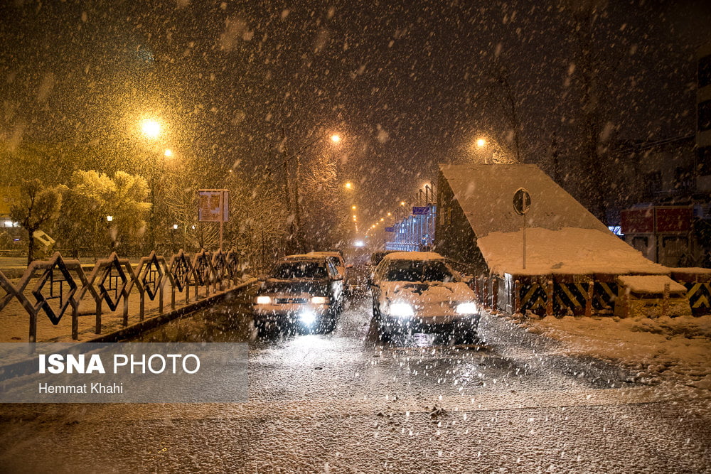 بارش برف و باران در تهران/ خطر ریزش بهمن و کولاک برف در ارتفاعات