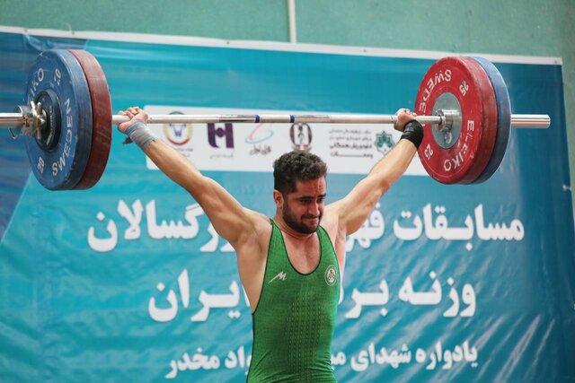 علیرضا یوسفی قوی‌ترین وزنه‌بردار ایران شد
