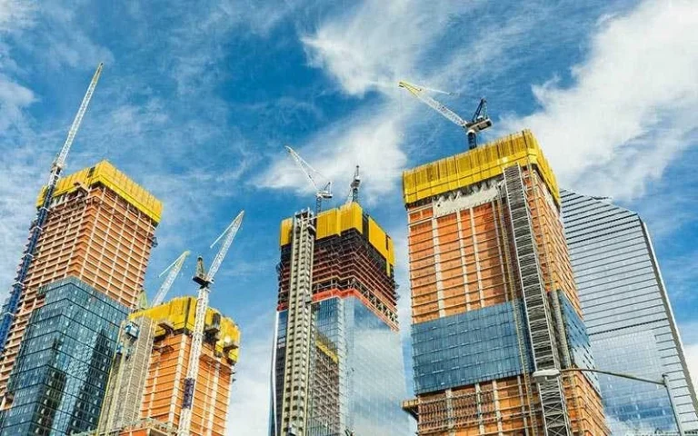 آشنایی با کاربردی ترین تجهیزات اجرای برج‌ها و ساختمان‌های مرتفع